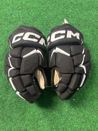 Black Junior CCM JetSpeed FT680 Gloves 12" (New)