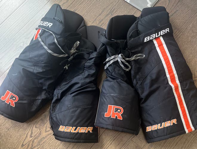 Junior Flyers Senior Small and Youth XL Bauer Hockey Pants (2)