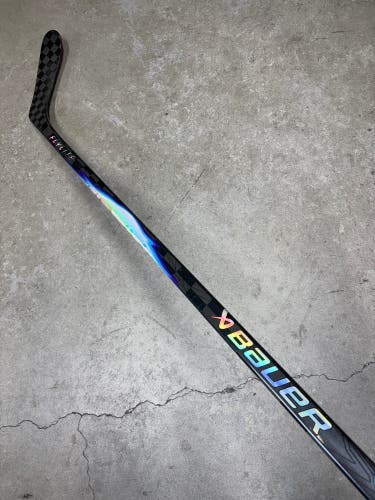 65 Flex P28 Senior Bauer Flylite Right Hand Hockey Stick Pro Stock (Used)