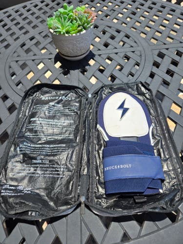 Bruce Bolt Sliding Mitt (New)