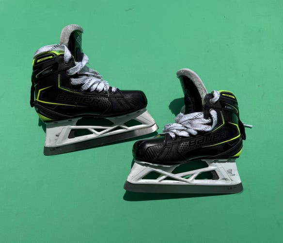 Junior Bauer GSX Hockey Goalie Skates | Size 2EE