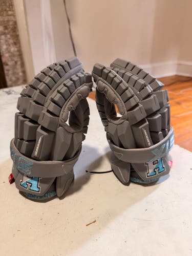 STX Surgeon RZR2 Lacrosse Gloves (New)