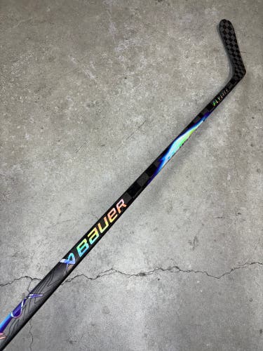82 Flex P92 Senior Bauer Flylite Left Hand Hockey Stick Pro Stock (Used)