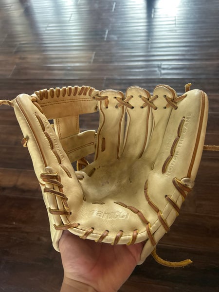 Marucci Ascension RH Infield Baseball Glove 11.5" (Used)