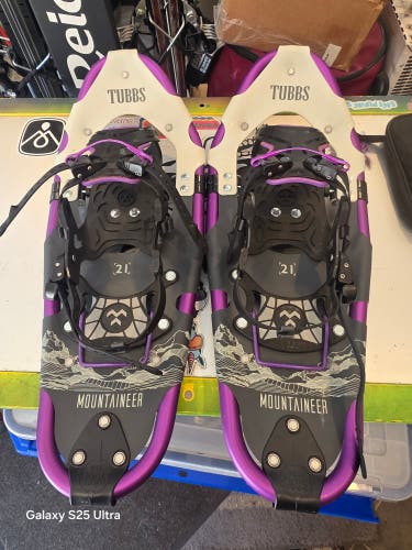Snowshoes Tubbs mountaineer