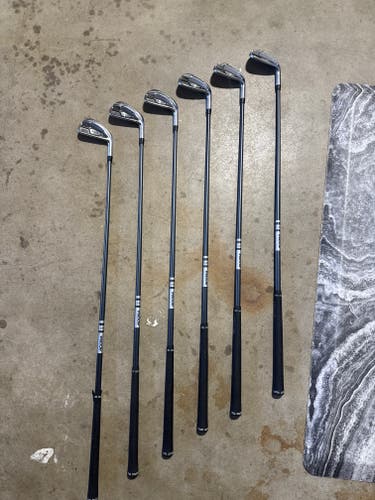 Junior 2016 Callaway Apex CF16 Right Handed Iron Set Regular Flex Graphite Shaft 35" (Used)