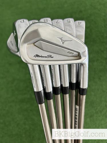 Mizuno Pro 223 Forged Iron Set 4-P / Recoil Prototype 125 F4 Stiff Graphite