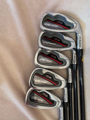 Men's Nitro CG-One Right Handed Iron Set Regular Flex Graphite Shaft 5 Pieces (Used)
