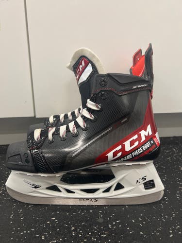 CCM JetSpeed FT485 Hockey Skates 5.5 (New)