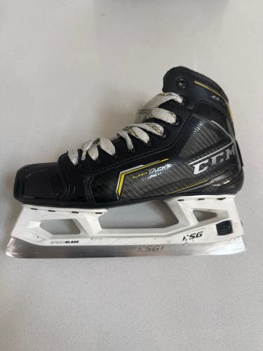2020 CCM Super Tacks 9370 Hockey Goalie Skates Regular Width Size 5.5 (Used)
