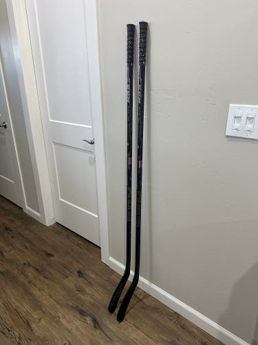 Intermediate CCM Ribcor XT2 Right Handed Hockey Stick P40 50 Flex (New)
