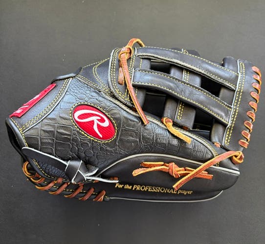 2025 Rawlings RH Outfield Heart of the Hide Baseball Glove 12.75" (Used)