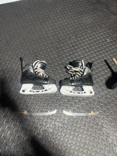 Black 2023 CCM JetSpeed FT6 Pro Hockey Skates Regular Width Size 2 (Used)