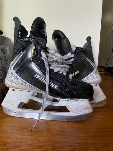 Black/Navy 2025 Bauer Vapor Flylite Hockey Skates 6 (Used)