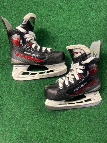 Youth Bauer S23 Vapor Shift Pro (SMU) Hockey Skates (Regular) 12.5y (Used)