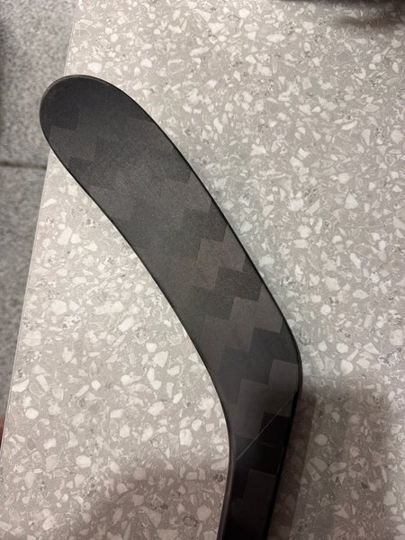 Intermediate CCM Vizion Left Hand Hockey Stick P28 55 Flex (New)