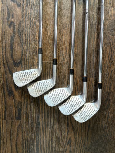 Men's Titleist DCI Right Handed Iron Set Regular Flex (Used)