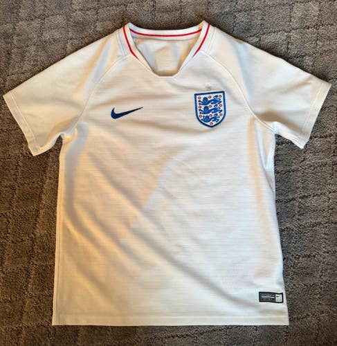 2018 Nike England Home Soccer Jersey Size: 5-6 Kids