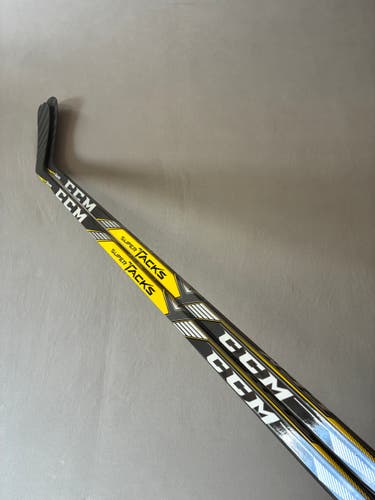 *2 Pack* of New 100 Flex P19 Senior CCM Super Tacks Right Hand Pro Stock Hockey Sticks
