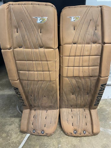 34+2 Vaughn Velocity V7 Goalie Leg Pads (Used)