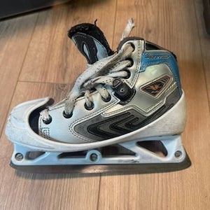 CCM Vector 6.0 Hockey Goalie Skates Regular Width Size 3 (Used)