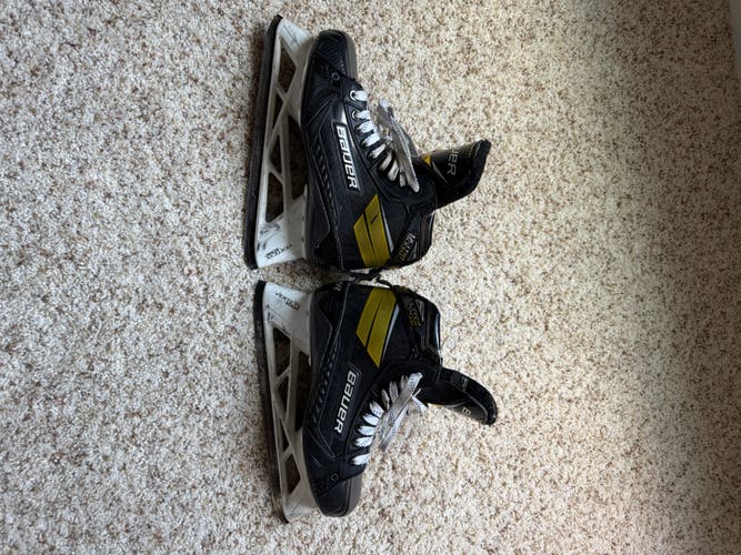 2020 Bauer Supreme Ultrasonic Hockey Goalie Skates Regular Width 8 (Used)