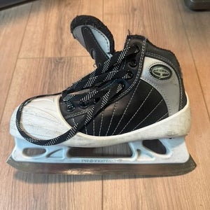 CCM Tacks Hockey Goalie Skates Regular Width Size 2 (Used)