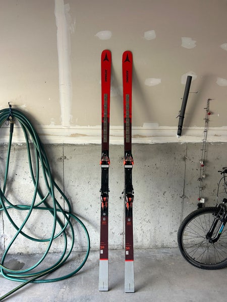 Atomic Redster SG FIS 207 cm Racing Skis With Bindings Max Din 18 (Used)