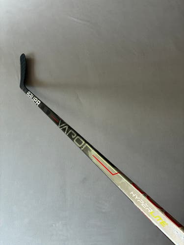 Used 65 Flex P88 Intermediate Bauer Vapor Hyperlite Right Hand Hockey Stick
