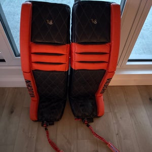 36" Vaughn Velocity V6 Goalie Leg Pads (Used)