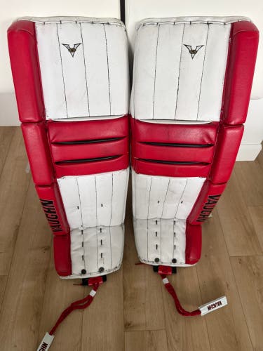 36" Vaughn Velocity V5 Goalie Leg Pads (Used)