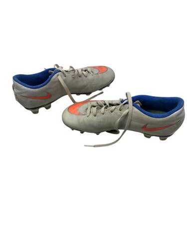Used Nike Soccer Cleats Grey Youth 06.0 11863-S000025623