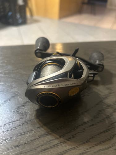 Fishing Reel (Used)