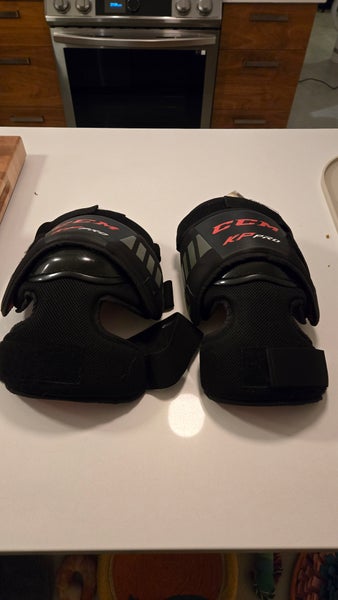 CCM KP Pro knee pads