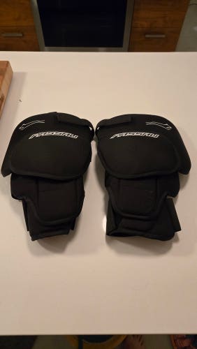 (New) Passau Pro knee guards