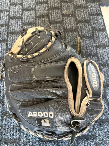 Wilson A2000 RH Catcher's Baseball Glove 34" (Used)