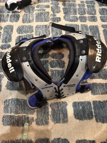 Large Youth Riddell Pursuit Shoulder Pads (Used)