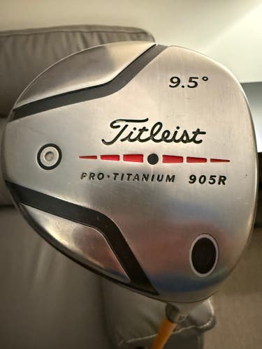 Titleist 905 R Right Handed Driver Stiff Flex 9.5 Loft Graphite Shaft (Used)