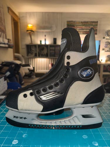 Pro Stock Bauer Vapor 8 Skates - Made in Canada 10.5E (New)