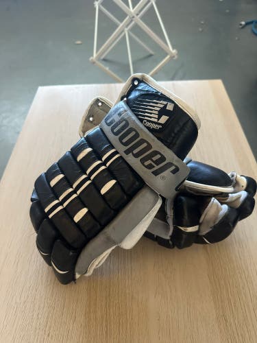 Cooper Hockey Gloves (Used)