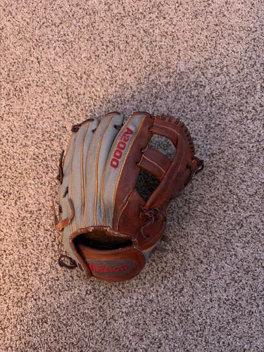 Wilson A2000 RH Infield Baseball Glove 11.75" (Used)
