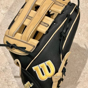 Wilson A2000 DW5 RHT Infield Baseball Glove 12" (Used)