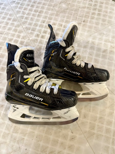 Bauer Supreme M5 Pro Hockey Skates Regular Width Size 1 (Used)