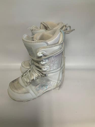 Used M3 White Junior 03 Girls' Snowboard Boots 11823-s000010887