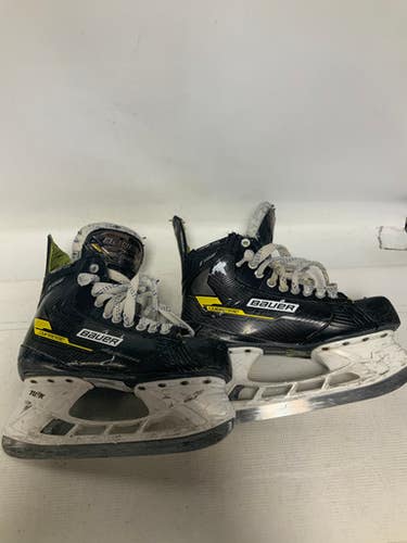 Used Bauer Supreme Comp Intermediate Hockey Skate Intermediate 6.5 11823-s000037415