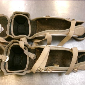Used Easton FUNDAMENTAL Catchers Leg Guards White Intermed 11339-S000203666