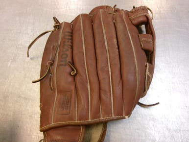 Used Wilson MVP SERIES BB/SB Glove RH Throw Maroon 13" 11339-S000203655
