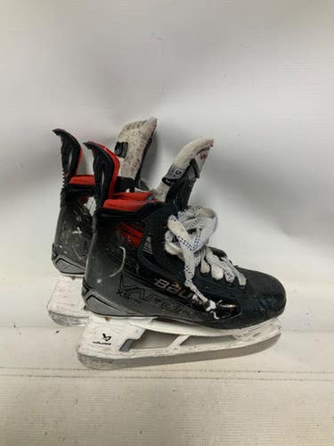 Used Bauer Vapor X5 Pro Fit 3 Intermediate Hockey Skate Intermediate 5.5 11823-s000039967