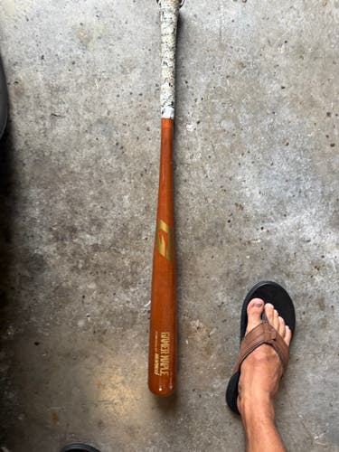 DeMarini Gamer maple Bat 31" (Used)