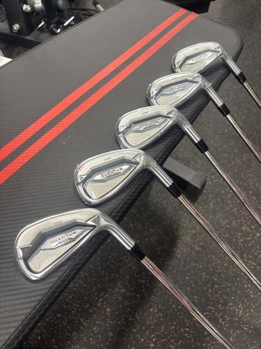 Used Callaway QUANTUM MAX Mens Iron Set RH 7I-PW 11337-S000490419